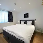 Lägenhetshotell Living 4*