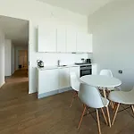 Living 4*