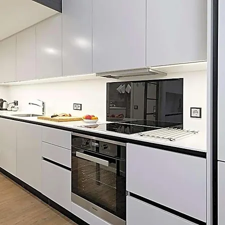 Aparthotel Living 4*