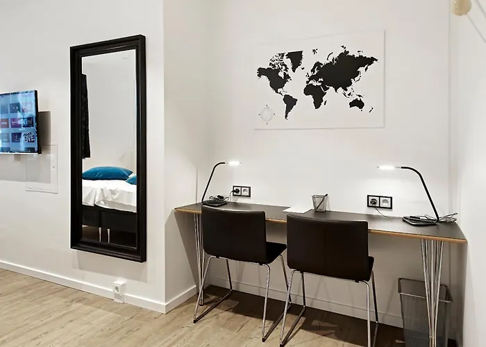 Living Apartmanhotel 4*